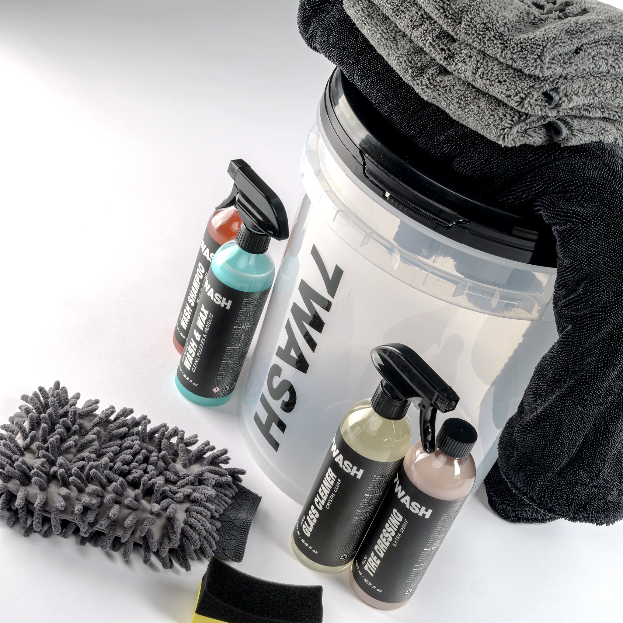 7WASH Basic Auto-Waschset: Transparenter 19L Eimer mit Auto Shampoo, Glasreiniger, Mikrofaser-Waschhandschuh und Premium-Tüchern.