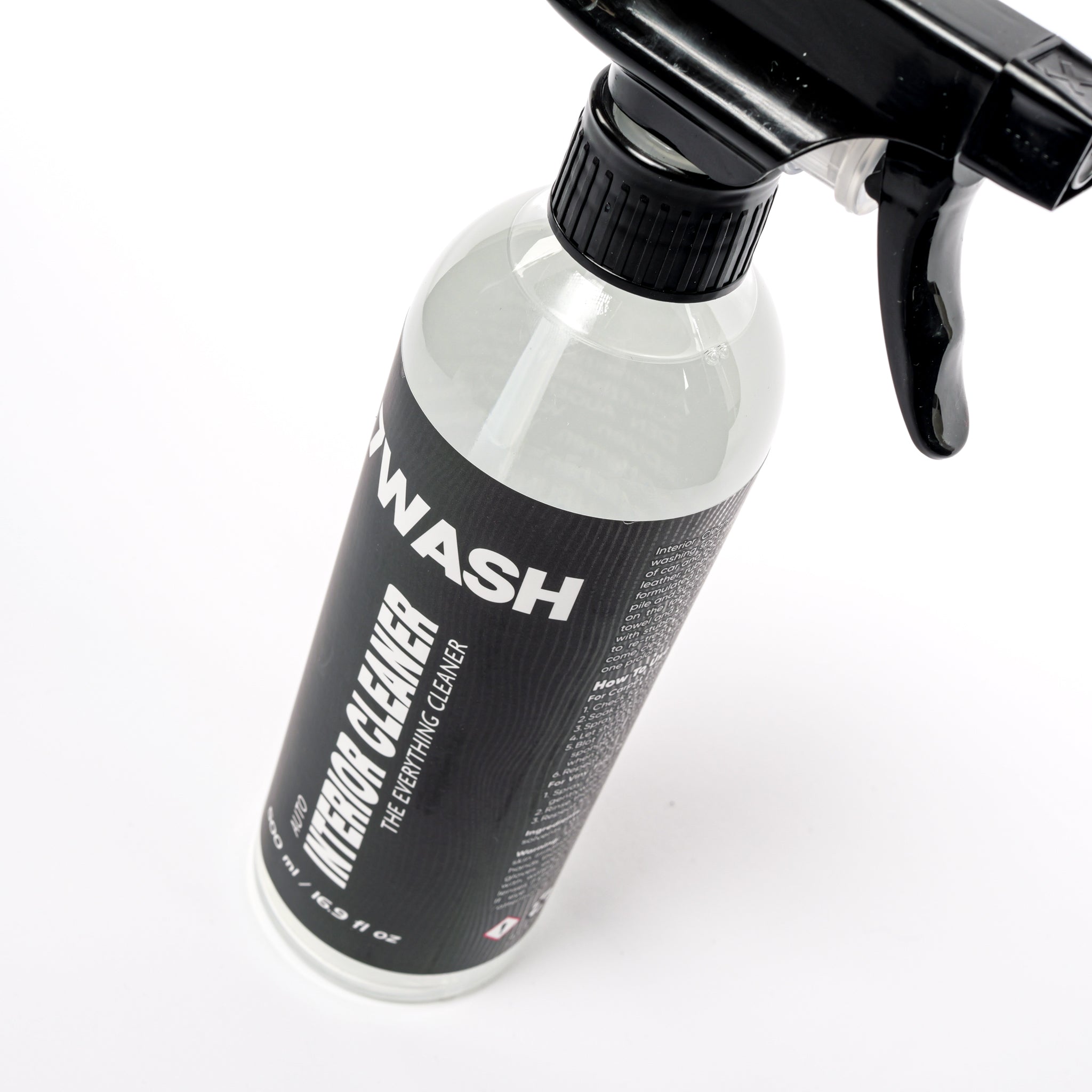 7WASH Interior Cleaner 500 ml Innenraumreiniger Flaschenrückseite mit Anwendungshinweisen für Armaturenbrett, Kunststoff, Leder und professionelle Innenraumreinigung im Auto Car Detailing